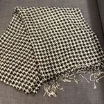 Houndstooth scarf Photo 0