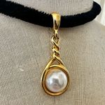 EXPRESS  faux pearl gold tone choker necklace Photo 2