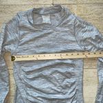 Athleta  Ribbed Seamless Womens XS 700036528 Perforated‎ Stretch Gray Long Sleeve Photo 2