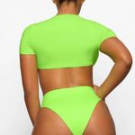 SKIMS  Swim Ruched T-Shirt Crop Top Neon Green S Photo 2