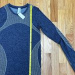 Gap NWT Gapfit tank with thumb hole  Photo 3