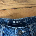 Hollister  High-Rise 90s Jean Shorts  Photo 2