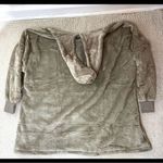 REDESS Blanket Sweatshirt Tan Size undefined Photo 7