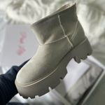 Pink Lily Boutique  cream ankle boots size 9 Photo 2