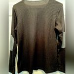 Unlisted Black and gray thermal 3/4 button up top. Size small Photo 3