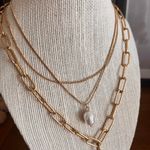 GISELE ABSTRACT TRIPPLE STACK NECKLACE Photo 2