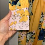 Sunday Up Floral Yellow Button Photo 3