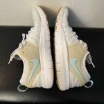 Nike Shoes Womens White Lace Up Free Reflect Training Running Athletic Sneakers Photo 5