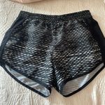 Under Armour active shorts Photo 0