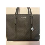 Michael Kors
Quinn Large Signature Logo and Leather Tote Bag Photo 7