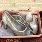 Silver open toe shoes. Size 8.5 Photo 5