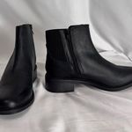 Clarks  Black Chelsea Ankle Boots‎ Sleek Design Photo 0