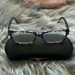 Twill & Tweed Prescription Glasses Woman’s Photo 0