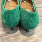 Vionic  Green Suede Josie Kitten Heel Pump - size 8.5 Photo 3