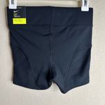 Nike  AeroAdapt 3 Inch Short in Black CQ8971 Athletic Shorts size small Photo 2