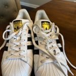 Adidas  Women’s shoes superstar la marque aux 3 bandes  Photo 4