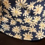 None Reversible bucket hat daisies print/solid black. NWOT Photo 3
