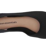 Amazon Essentials Women's Knit Ballet Flat in Black, Size 6.5 Wide Photo 3