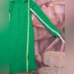 Elegant Green Open Photo 9