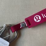 Lululemon  silicone keychain - Calypso Pink/Blissful Pink Photo 4