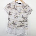 Sanctuary  White Tan Camo Print V-Neck Short Sleeve T-Shirt Women's Size Small S Photo 0