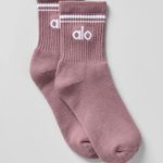 Alo Yoga Unisex Half-Crew Throwback Sock - Smoky Quartz Photo 1
