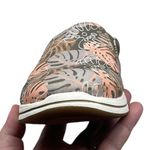 Clarks Women's 7.5 Breeze Shore Mule Olive Green Fern Leaves Photo 8