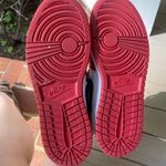 Nike Jordan 1 Mids Photo 3