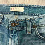 BKE  Buckle Women's Wendi Jeans Capris Cropped Distressed Denim Medium Size 29 Photo 1