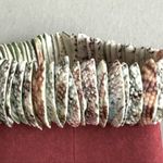 Stretchable to Fit Natual free sea Shell Bracelet Green Photo 4