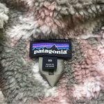 Patagonia Women's Green and Cream Teddy Jacket vintage Photo 5