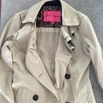 Betsey Johnson women’s beige ruffle collar double breasted trench coat no belt S Photo 14