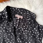 None Black & White Flowy Office Tank Top Button Down Photo 1