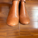 Sézane Sezane High Jonas Natural Heritage Bovine Leather Cognac Heeled Buckle Booties Photo 5