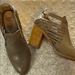 Latigo  9 wide Jasmine booties. Photo 1