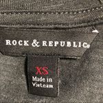 Rock & Republic  black tee/ skulls & roses Photo 4