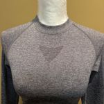 Gymshark  Shirt Womens Medium‎ Gray Seamless Crop Top Neutral Workout Athleisure Photo 2
