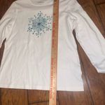 Croft & Barrow White Long Sleeve Tee with Blue Snowflake Photo 4
