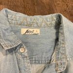 Cute Aztec detail chambray western button down shirt Size XL Photo 1