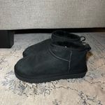 UGG  Ultra Mini Classic Boot Black Photo 5