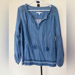 Southern Tide Blue Blouse with Embroidered Accents 100% Tencel Denim Size Small Photo 1