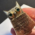 Signed Avon Solid Perfume Holder Brooch Pin Gold Tone Owl With Green Rhinestone Photo 1