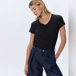 Quince NWOT Women's Black Cotton-Modal V-Neck Tee Short Sleeve T-Shirt Sz S Photo 4