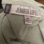 Jennifer Lopez shimmery tank top Photo 5