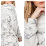 Rails  Taupe Ivory Tan Camouflage Long Sleeve Soft Cozy Sweatshirt S Photo 3