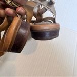 Clarks  Gold Leather Strappy Gladiator Sandals Women’s 9 Beachy Comfort Flats Photo 7