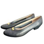 Salvatore Ferragamo  Boutique Navy Blue Heels Size 7.5 Gold Crest Low Heel‎ Pumps Photo 2