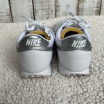 Nike  Womens Daybreak Sneaker Size 8 White and Metallic Silver Photo 4