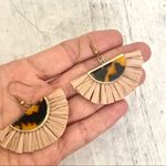 Leopard tortoise shell paper gold tone earrings Photo 4