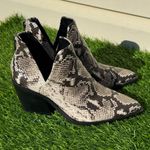 Vince Camuto  Bibestie Snakeskin Ankle Women Boots Size 9.5 Photo 2